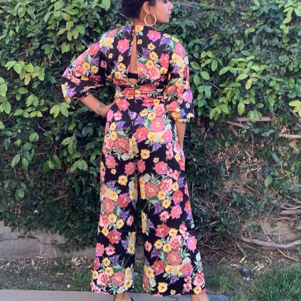 NWT Floral jumpsuit - Picture 3 of 7